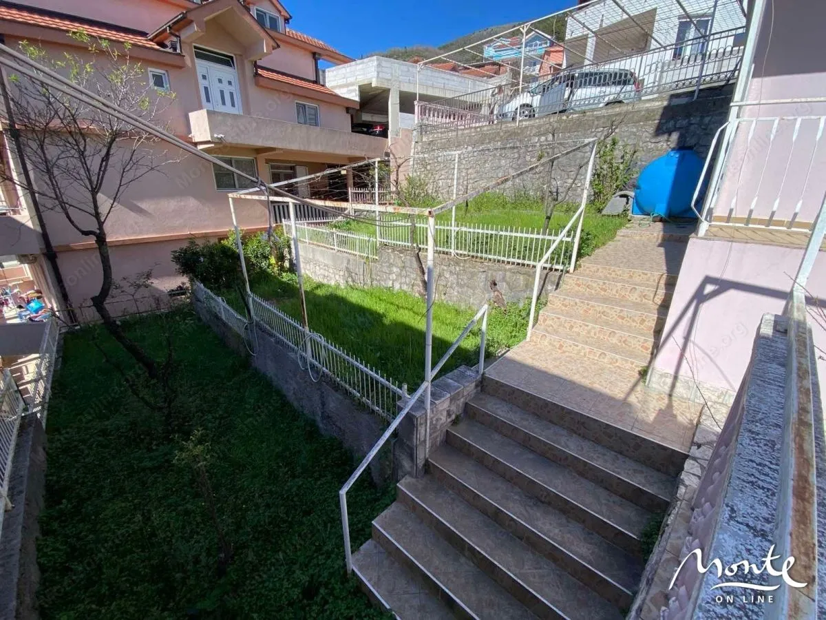Prodaja, kuća, 180m², Tivat, Crna Gora