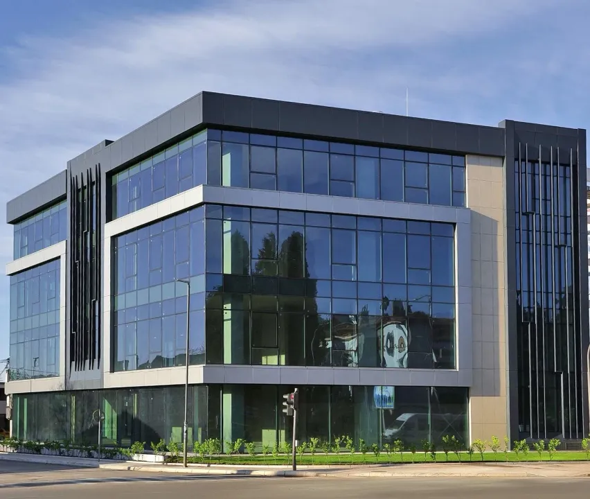 Izdavanje, poslovni prostor, 2542m², Centar, Podgorica