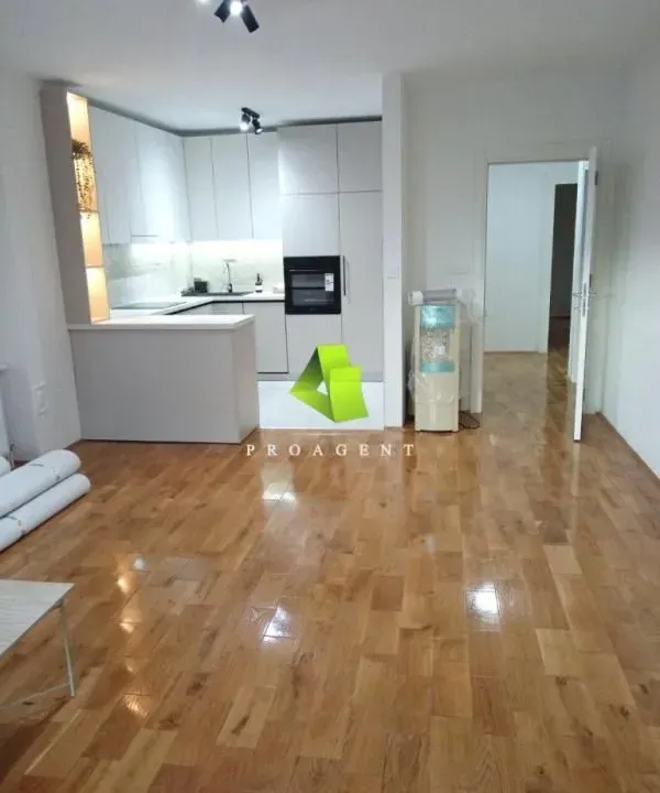 Izdavanje, poslovni prostor, 93m², Medijana, Niš