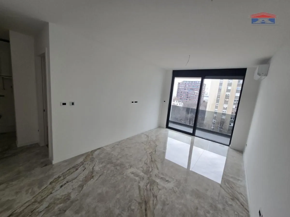 Izdavanje, jednosoban stan, 50m², Spens, Novi Sad Sve Podlokacije