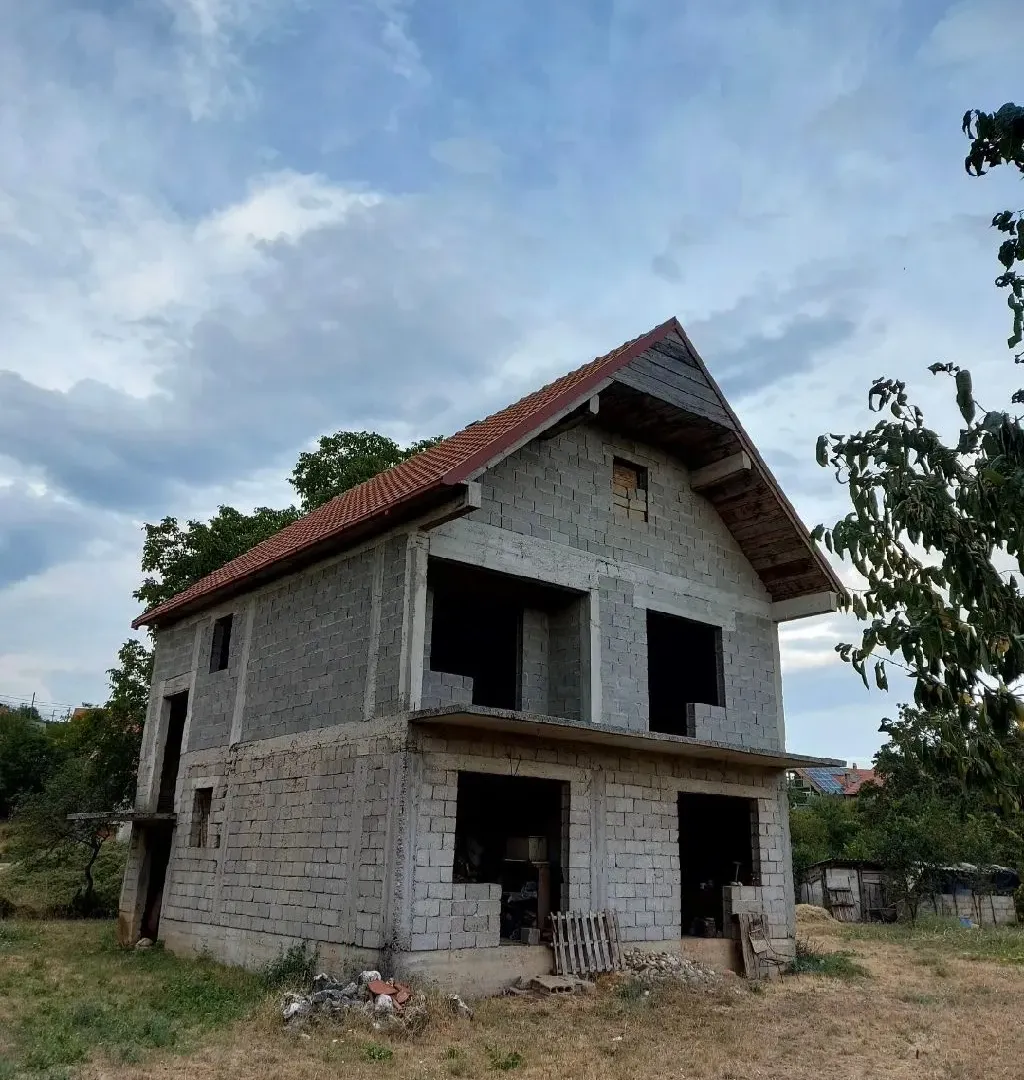 Prodaja, kuća, 200m², Cemenca, Nikšić