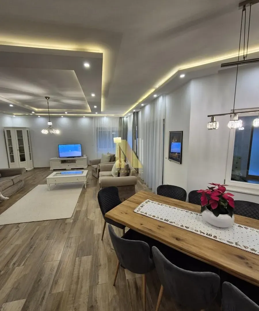 Prodaja, kuća, 550m², Sremska Kamenica, Petrovaradin