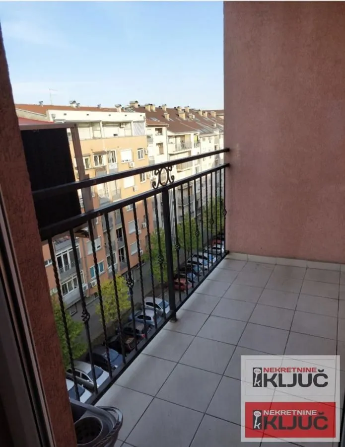 Prodaja, trosoban stan, 76m², Nova Detelinara, Novi Sad Sve Podlokacije
