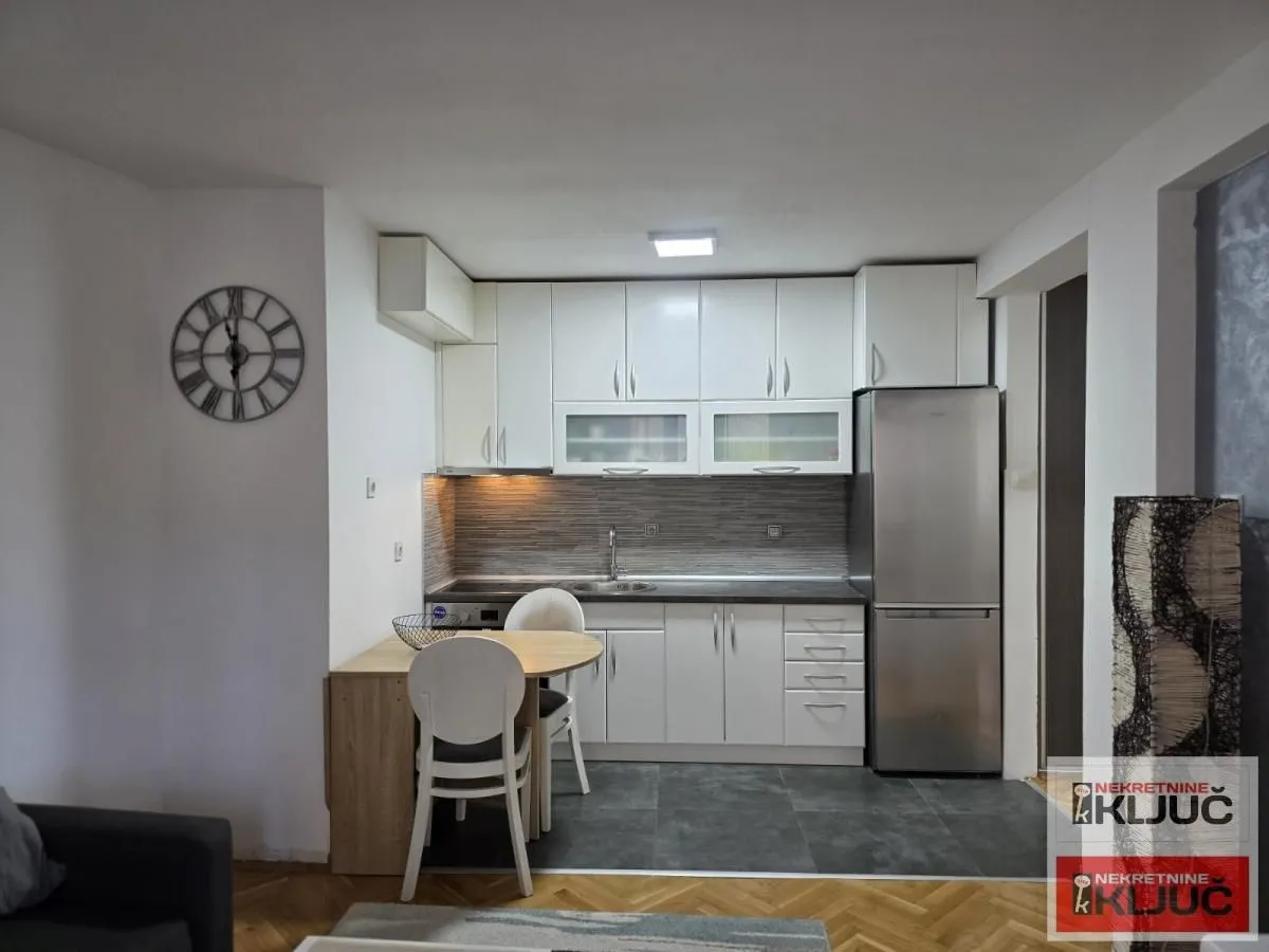 Izdavanje, dvosoban stan, 55m², Bulevar Oslobodjenja, Novi Sad Sve Podlokacije