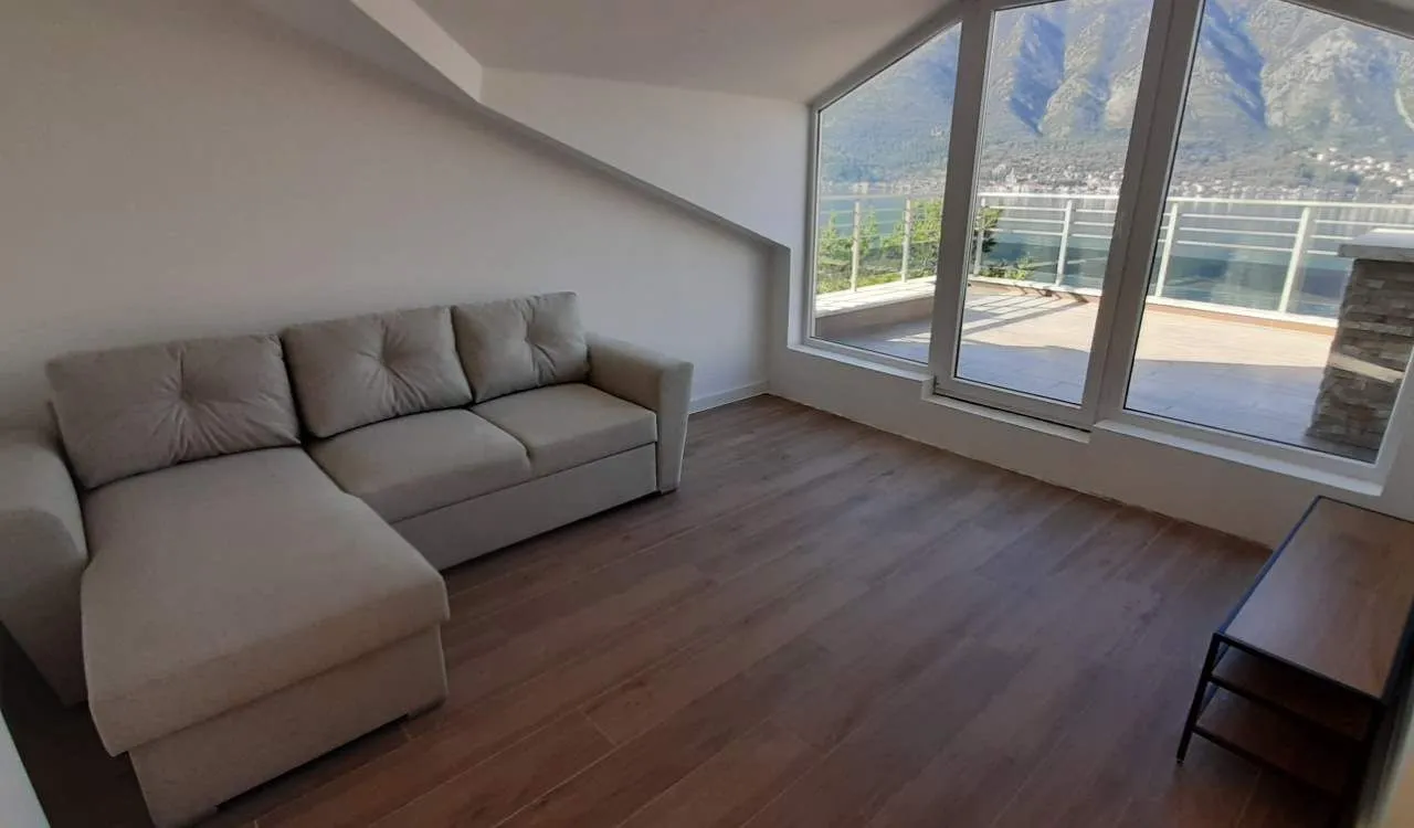 Prodaja, četvorosoban stan, 171m², Dobrota, Kotor