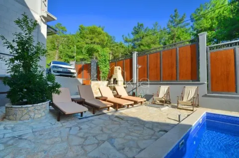 Rent, house, 212m², Kotor, Crna Gora - image 3