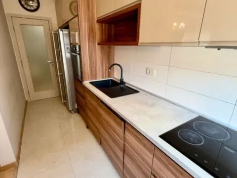 Izdavanje, trosoban stan, 100m², City Kvart, Podgorica - image 5