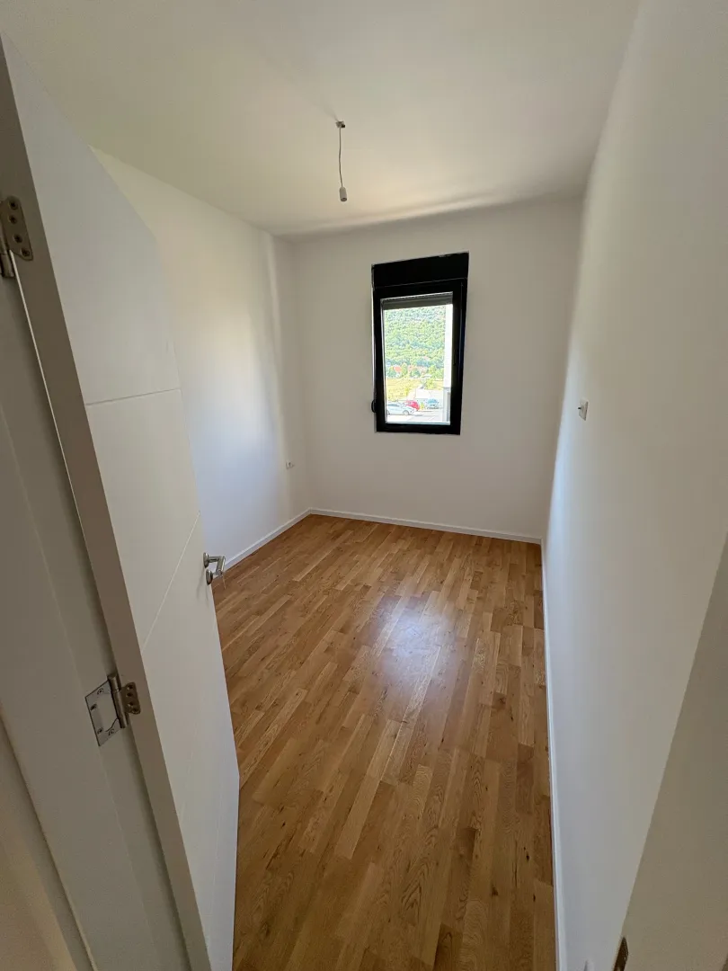 Prodaja, dvosoban stan, 64m², Tološi, Podgorica