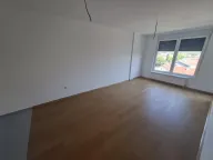 Izdavanje, dvosoban stan, 42m², Salajka, Novi Sad Sve Podlokacije - image 1