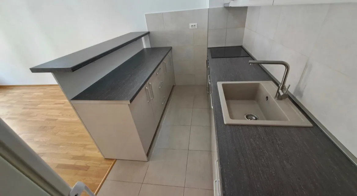 Izdavanje, dvosoban stan, 64m², City Kej, Podgorica