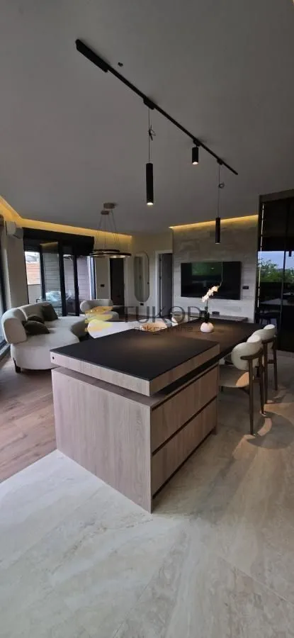 Izdavanje, trosoban stan, 82m², Olimp, Zvezdara Sve Podlokacije