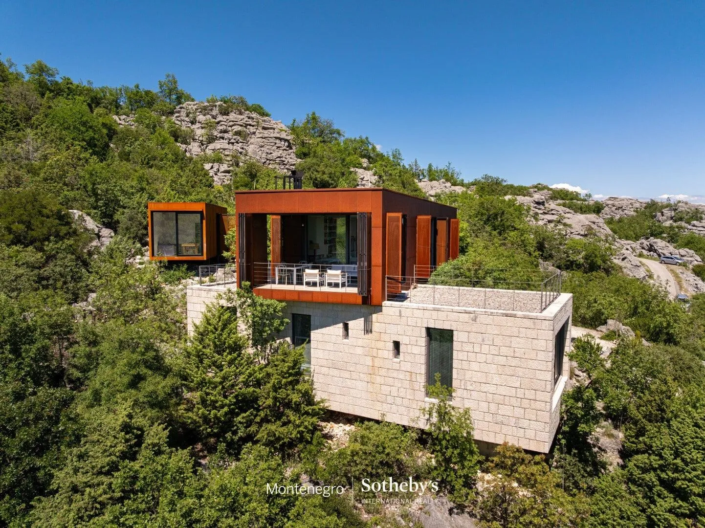 Prodaja, kuća, 250m², Đinovići, Cetinje