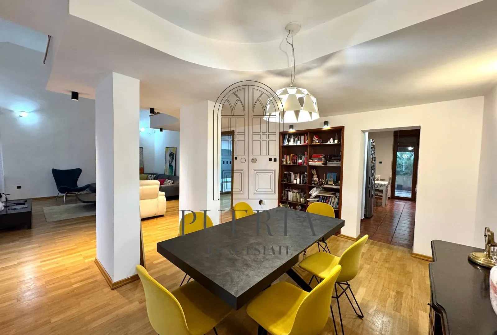 Rent, house, 300m², Gorica C, Podgorica