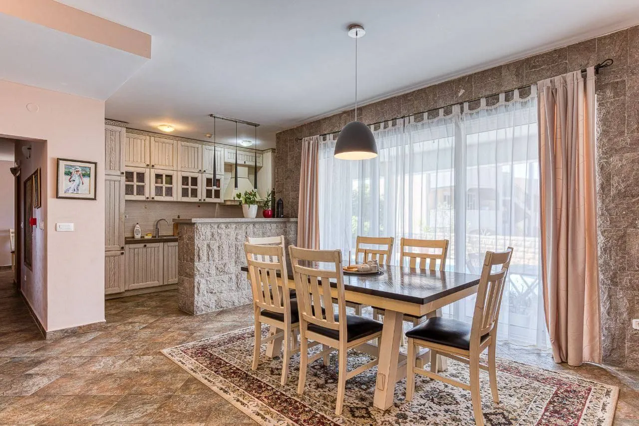 Sale, house, 495m², Ivanovići, Budva