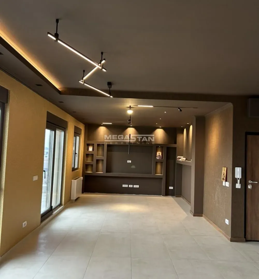 Prodaja, četvorosoban stan, 150m², Pančevo, Srbija