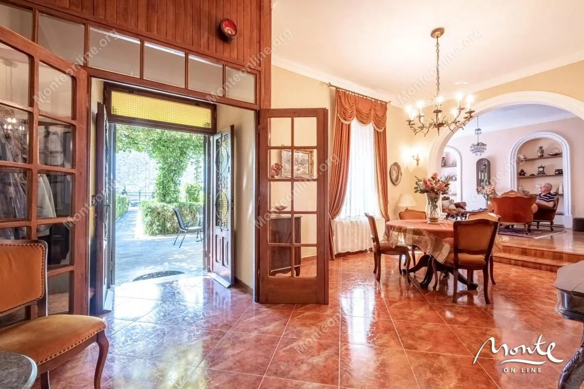 Sale, house, 112m², Risan, Kotor