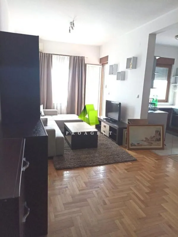 Rent, two bedroom apartment, 70m², Medijana, Niš