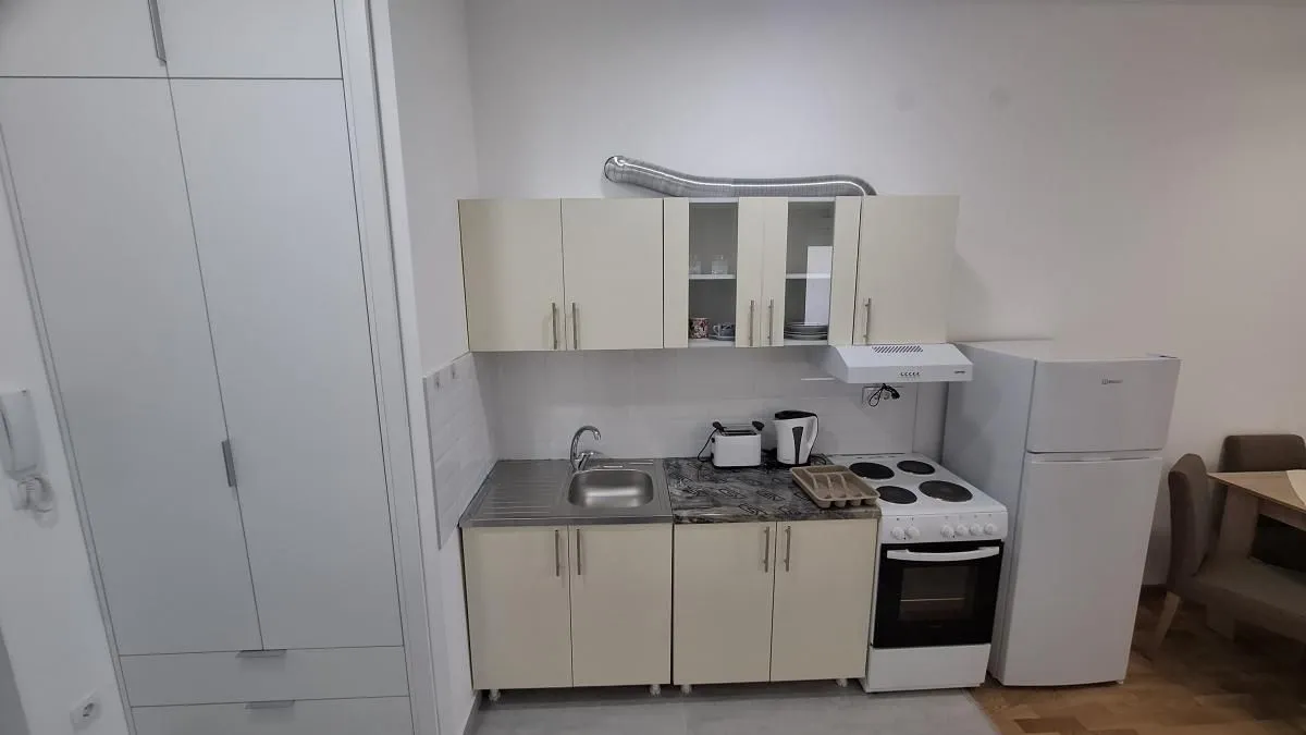 Izdavanje, jednosoban stan, 38m², Adice, Novi Sad Sve Podlokacije