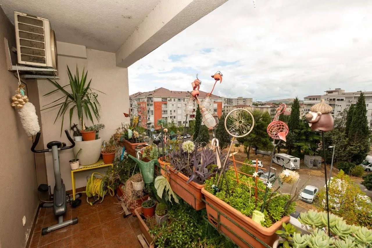 Izdavanje, trosoban stan, 97m², Blok 9, Podgorica