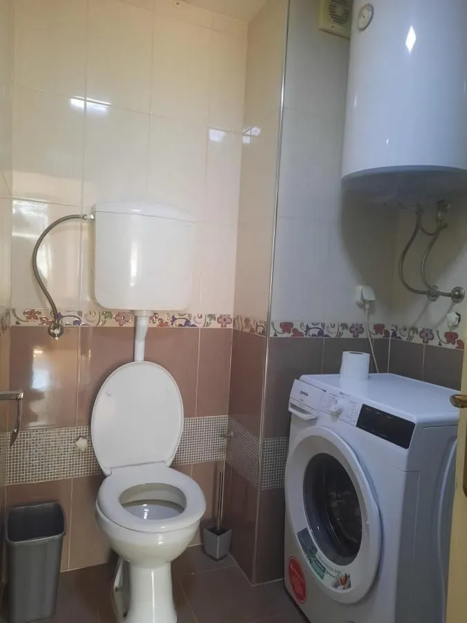 Izdavanje, dvosoban stan, 51m², Centar, Niš