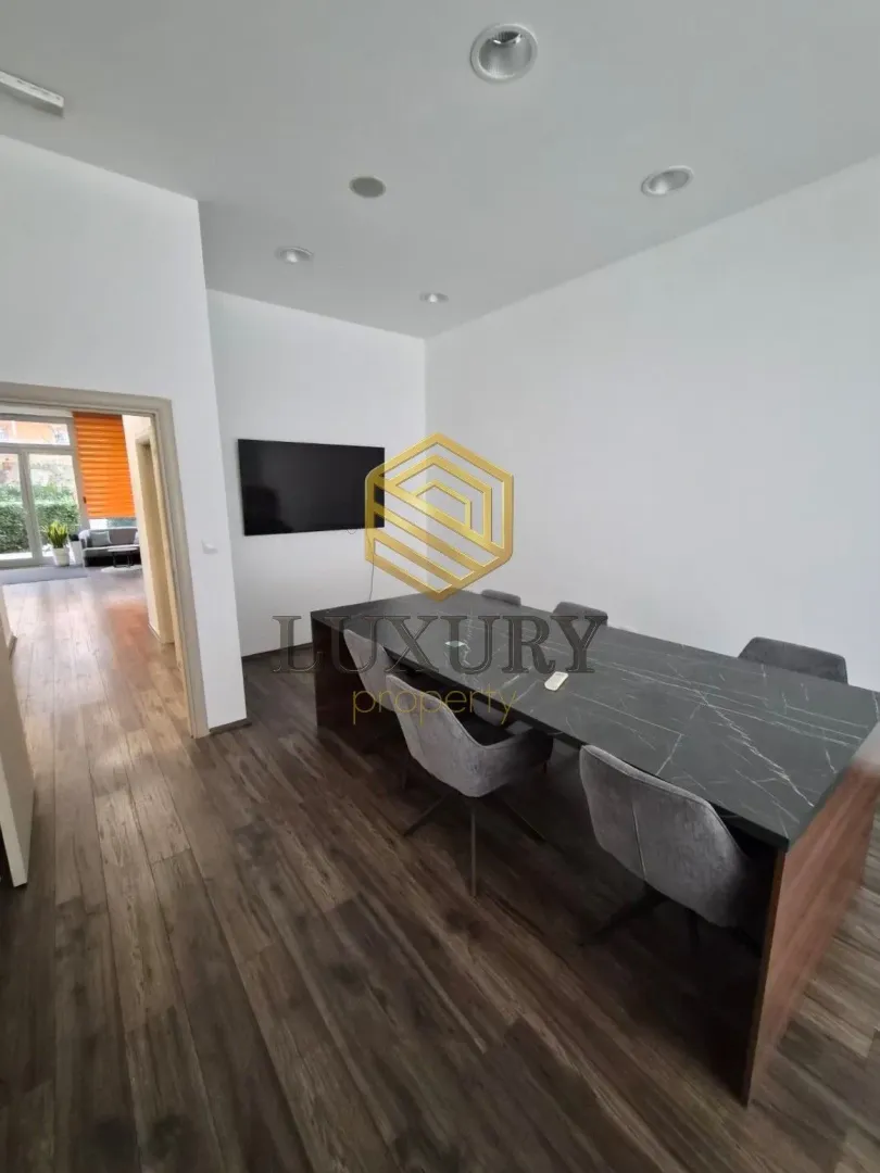 Rent, office space, 102m², City Kvart, Podgorica