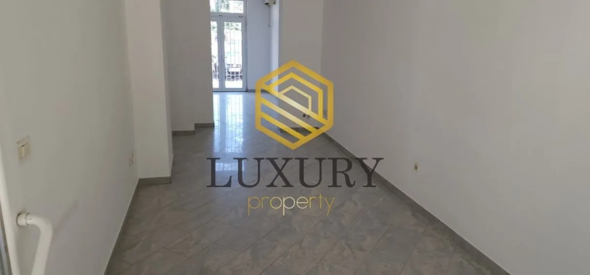 Rent, office space, 90m², Stari Aerodrom, Podgorica