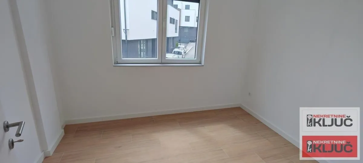 Prodaja, trosoban stan, 72m², Alibegovac, Petrovaradin