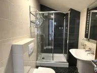 Izdavanje, petosoban stan, 186m², Krivi Most, Podgorica - image 5