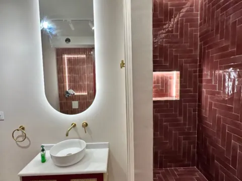 Rent, one bedroom apartment, 48m², Reževići, Budva - image 7