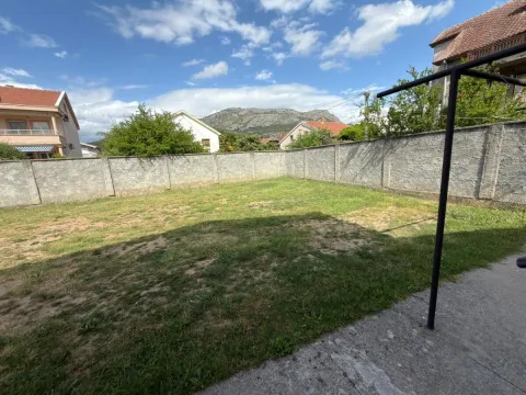 Rent, house, 450m², Zlatica, Podgorica - image 19