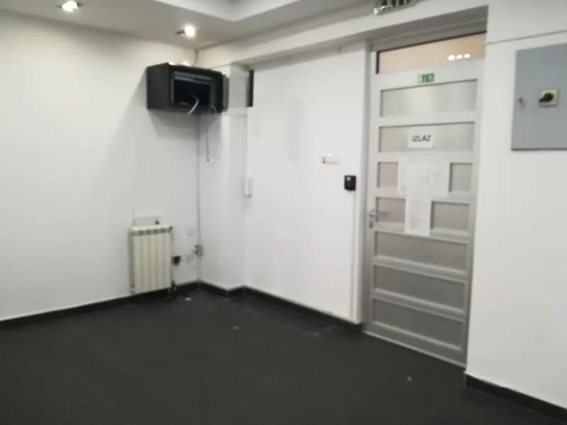 Izdavanje, poslovni prostor, 130m², Stari Grad, Beograd