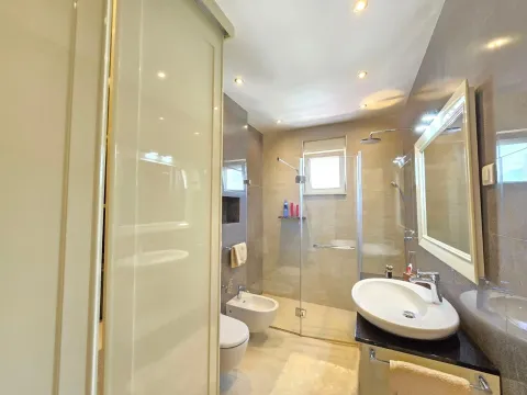Prodaja, dvosoban stan, 125m², Budva, Crna Gora - image 23