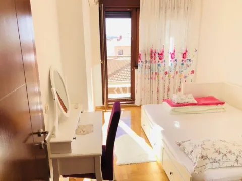 Rent, two bedroom apartment, 109m², Bečići, Budva - image 11