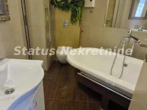 Izdavanje, četvorosoban stan, 116m², Novi Sad, Srbija - image 11