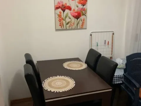 Izdavanje, jednosoban stan, 48m², Centar, Budva - image 4