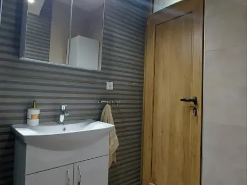 Izdavanje, trosoban stan, 56m², Durlan, Niš - image 16