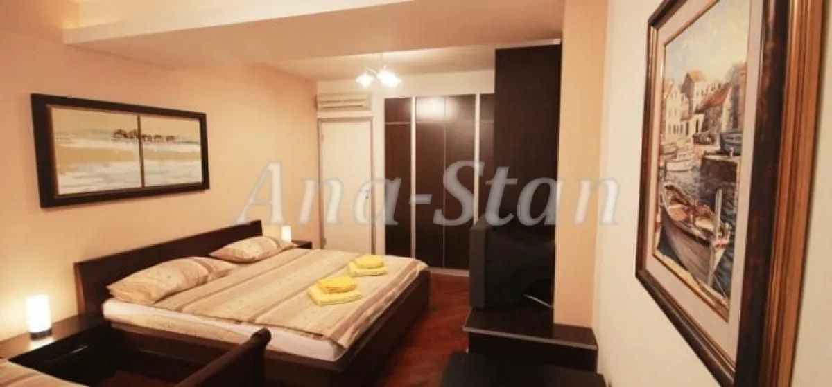 Izdavanje, dvosoban stan, 55m², Stari Grad, Beograd