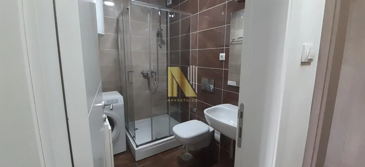Izdavanje, garsonjera, 27m², Salajka, Novi Sad Sve Podlokacije