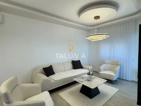 Sale, two bedroom apartment, 74m², Bečići, Budva - image 2