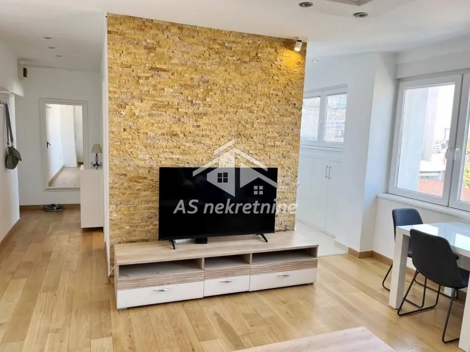 Izdavanje, dvosoban stan, 45m², Stari Grad, Beograd