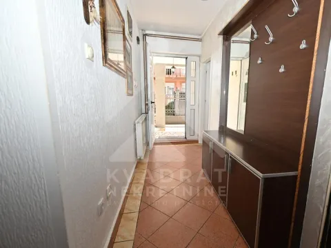 Rent, two bedroom apartment, 93m², Tološi, Podgorica - image 16