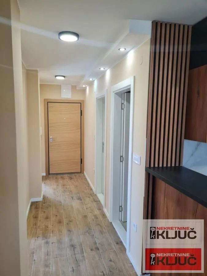 Izdavanje, trosoban stan, 80m², Veternik, Novi Sad Sve Podlokacije