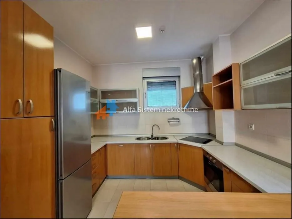 Rent, house, 220m², Senjak, Beograd