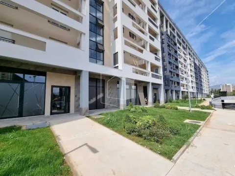Izdavanje, dvosoban stan, 69m², Master Kvart, Podgorica - image 21