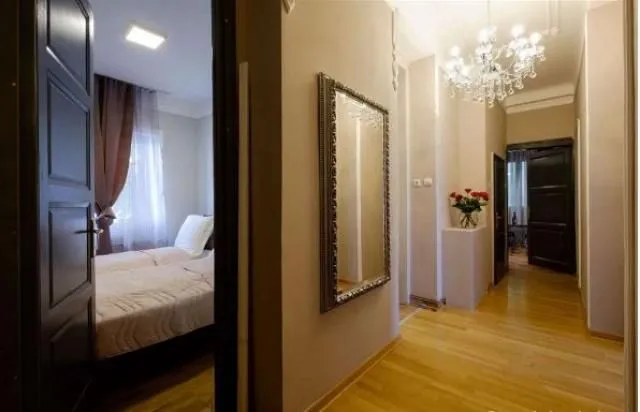 Izdavanje, četvorosoban stan, 120m², Stari Grad, Beograd