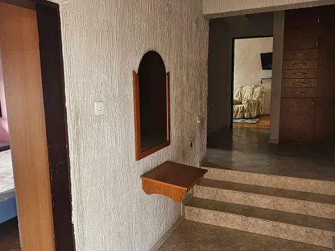 Izdavanje, trosoban stan, 120m², Zelenika, Podgorica - image 2