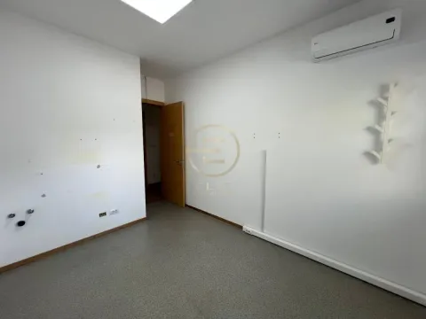 Rent, office space, 77m², Centar, Novi Sad - image 11