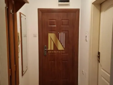 Izdavanje, garsonjera, 24m², Bulevar Evrope, Novi Sad Sve Podlokacije - image 6