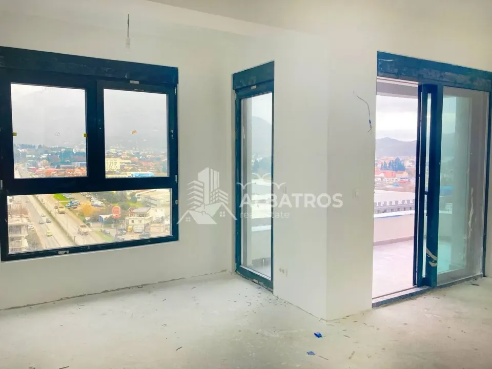 Prodaja, dvosoban stan, 74m², Centar, Bar