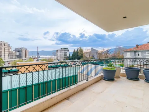 Prodaja, stan, 85m², Porto Montenegro, Tivat - image 2